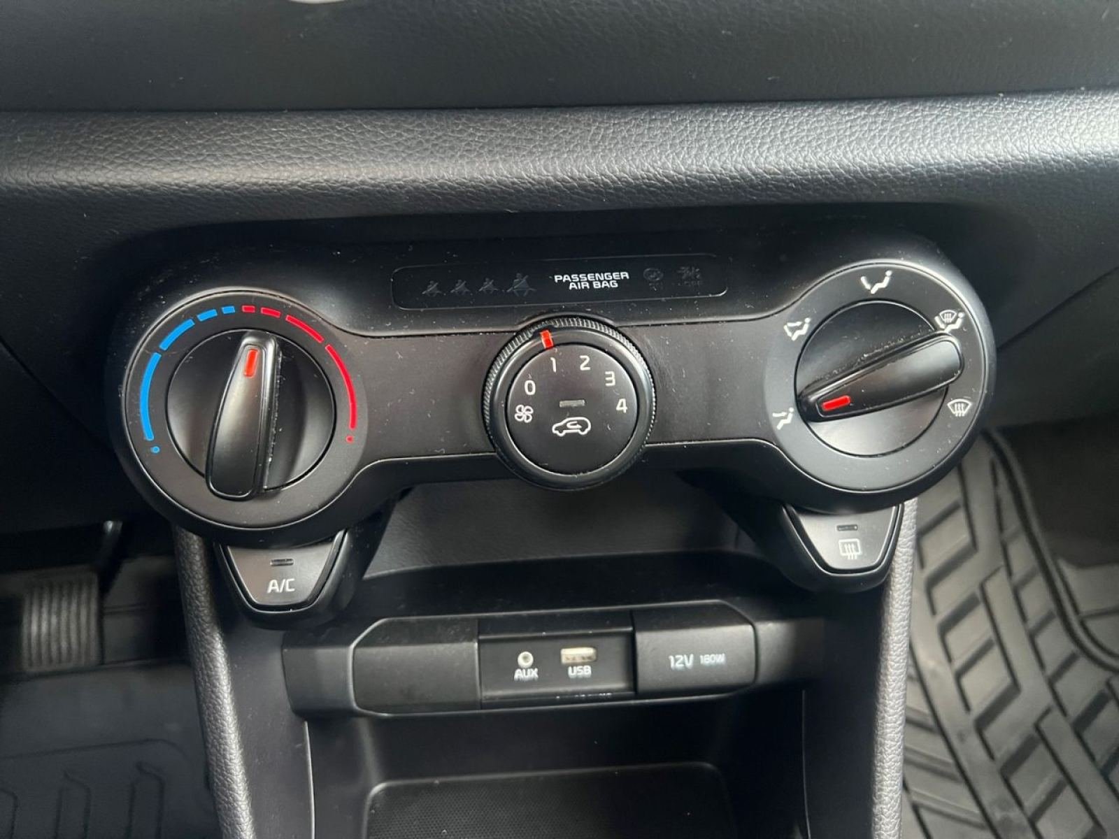 KIA PICANTO 1.0 CVVT 49kW (67CV) Concept 17