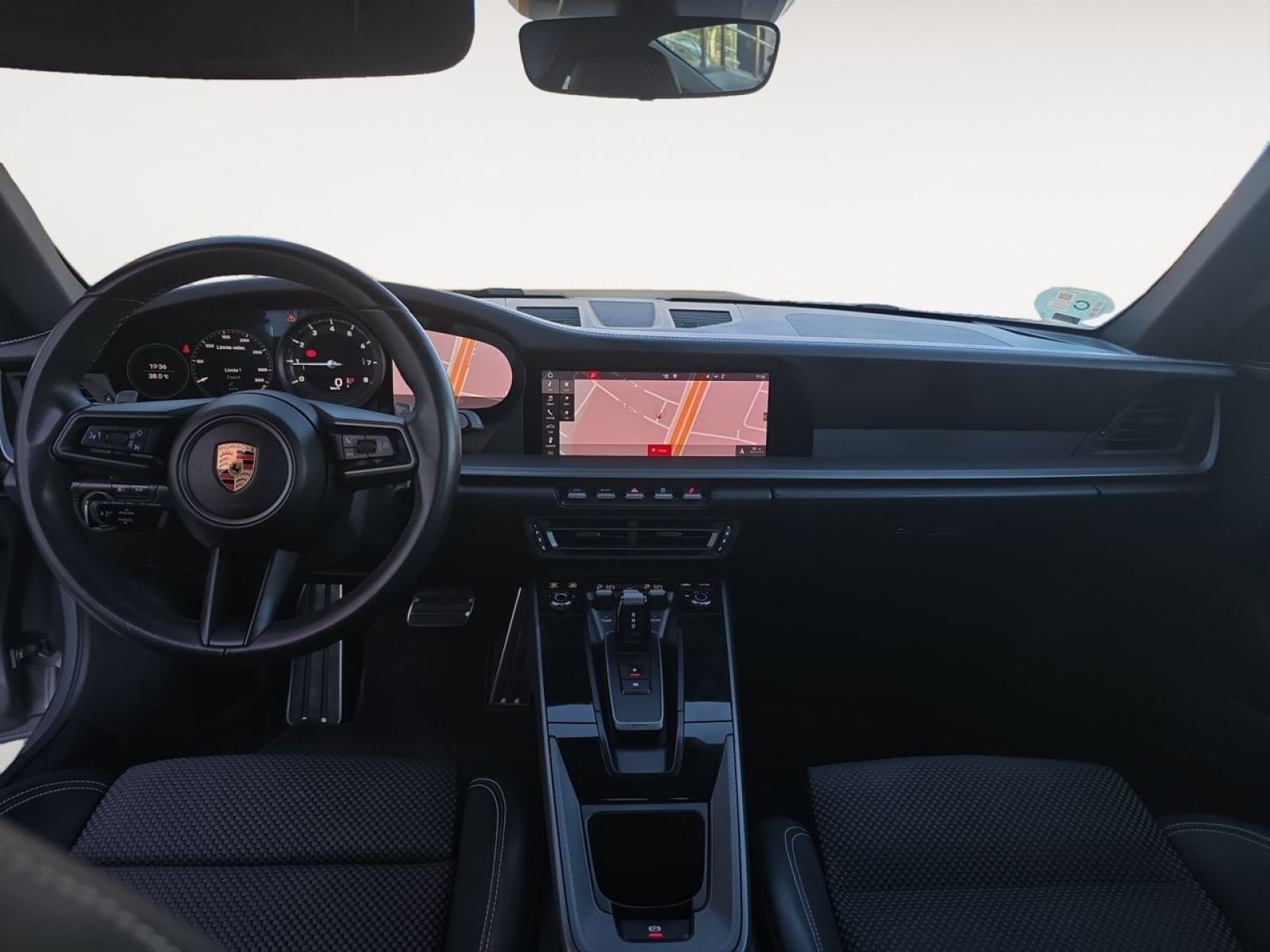 PORSCHE 911 Carrera 4S 11