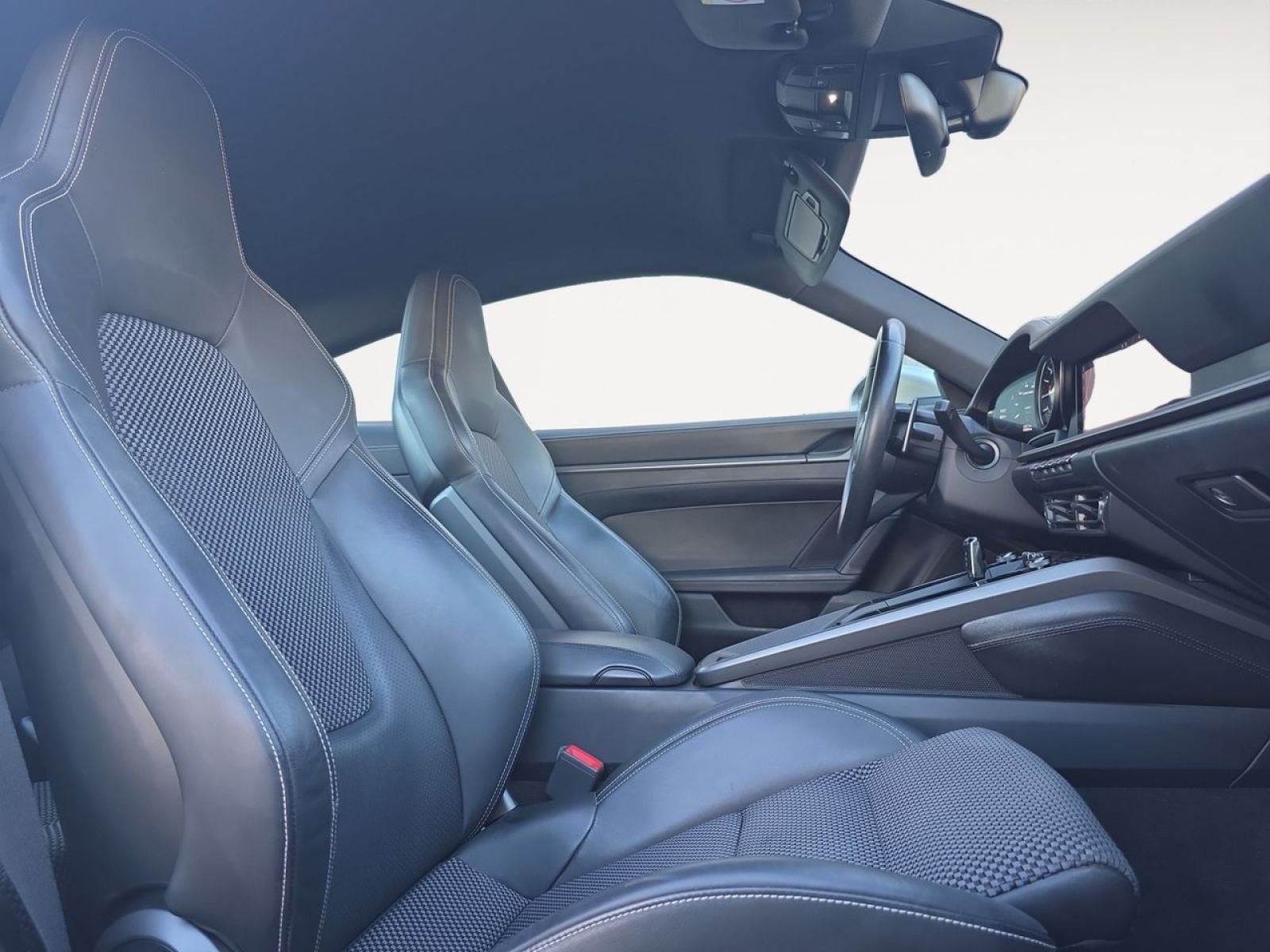 PORSCHE 911 Carrera 4S 16