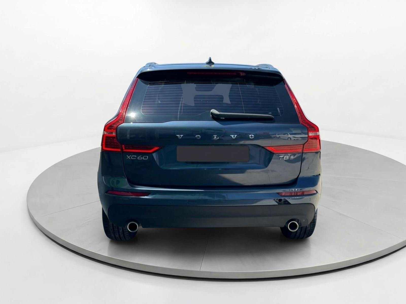 VOLVO XC60 2.0 T8 AWD Momentum Auto 3 