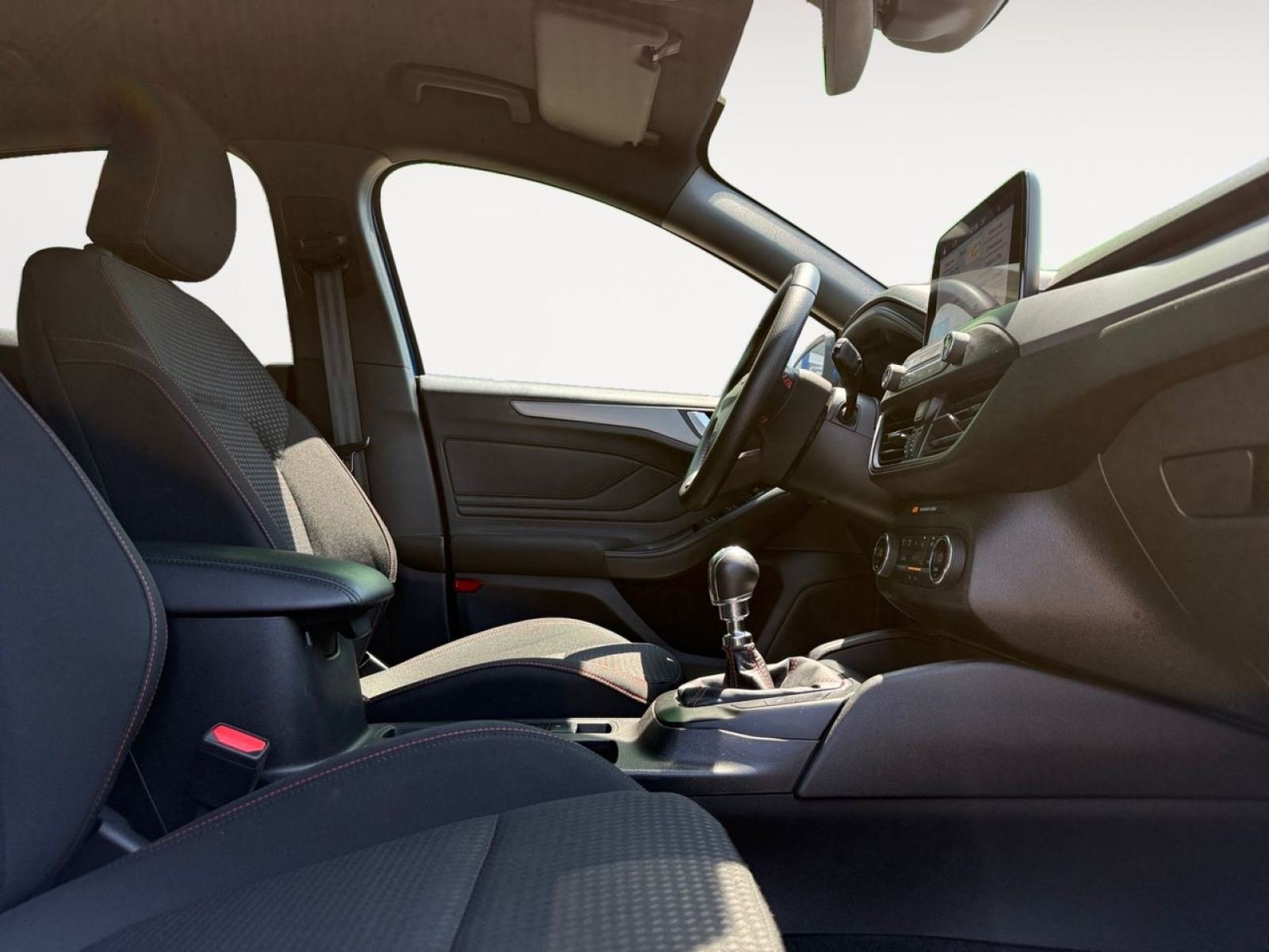 FORD FOCUS 1.0 Ecoboost MHEV 92kW ST-Line 14