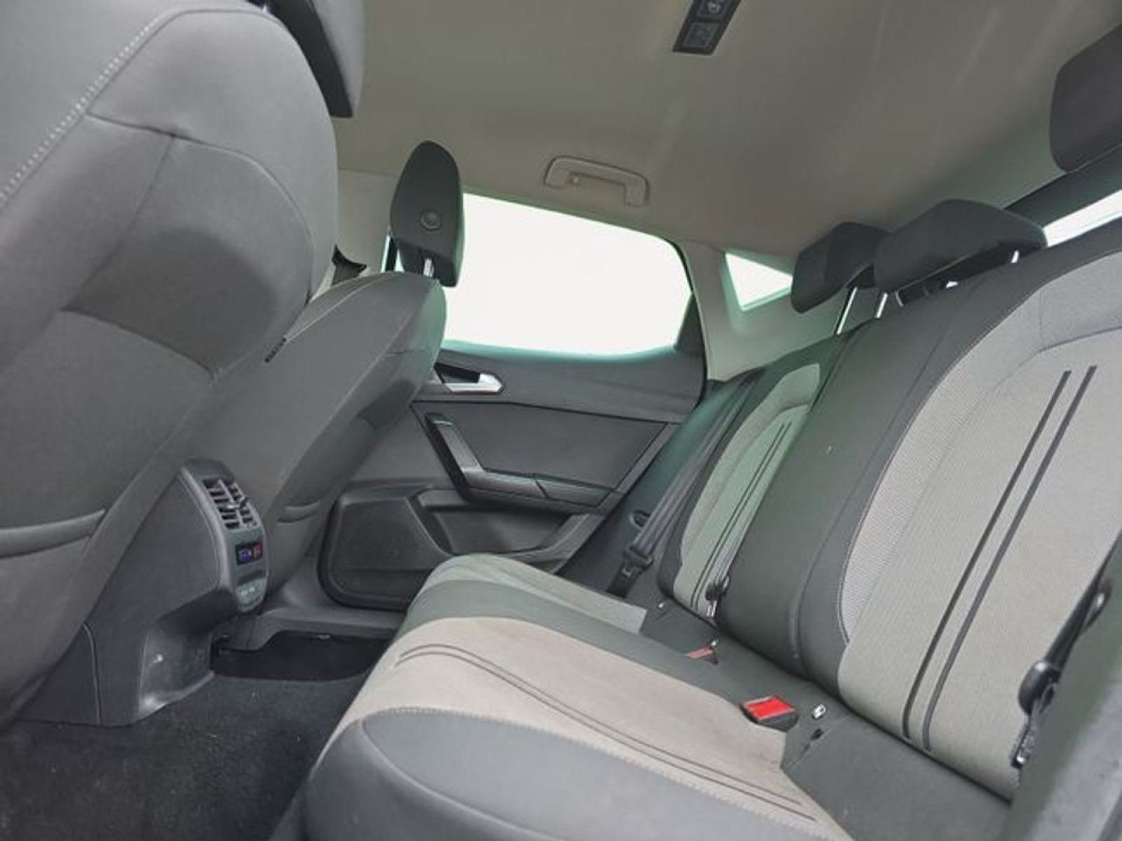 SEAT LEÓN 1.0 eTSI DSG SS Xcellence 10 