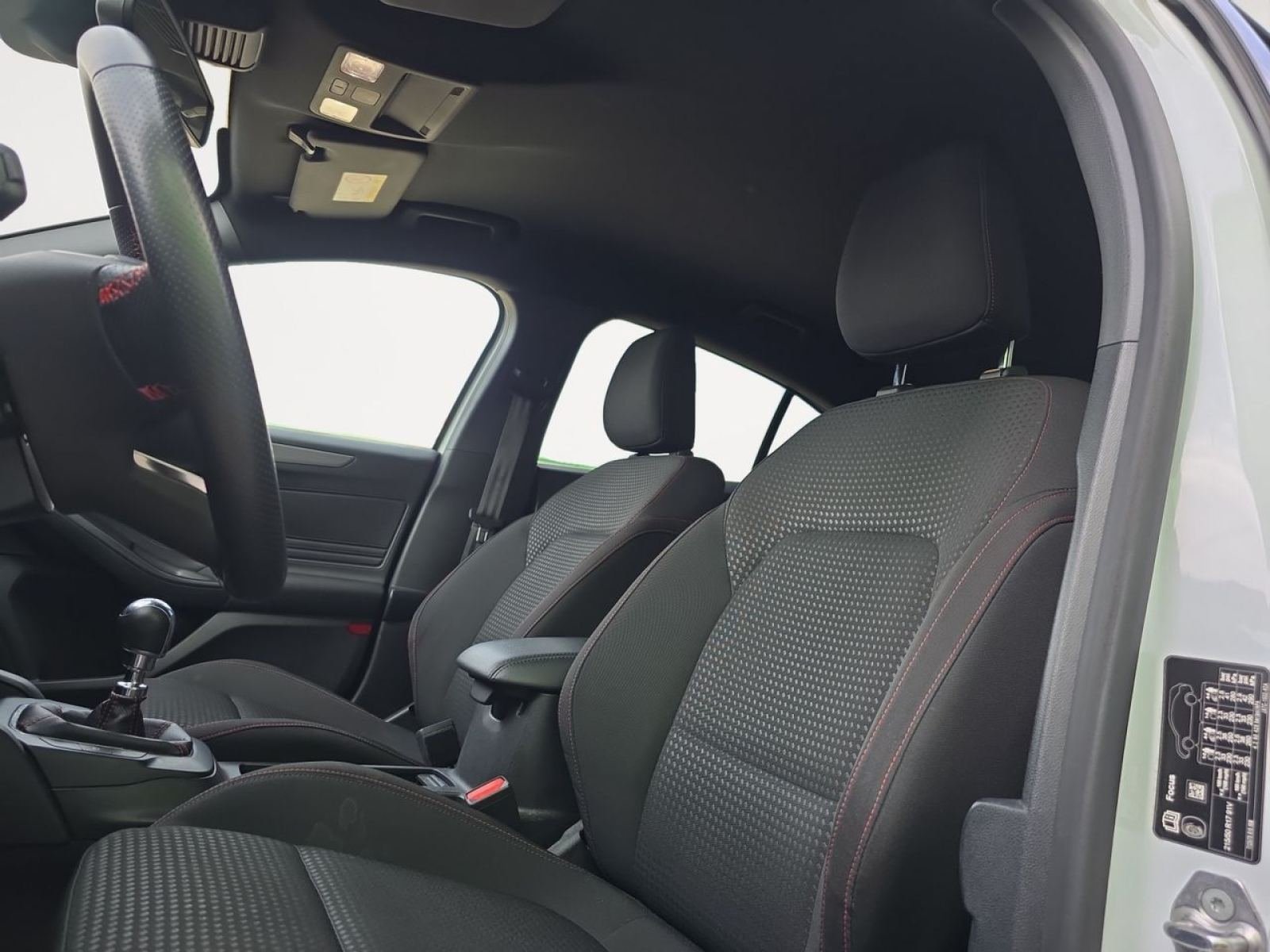 FORD FOCUS 1.0 Ecoboost MHEV 92kW ST-Line 8 