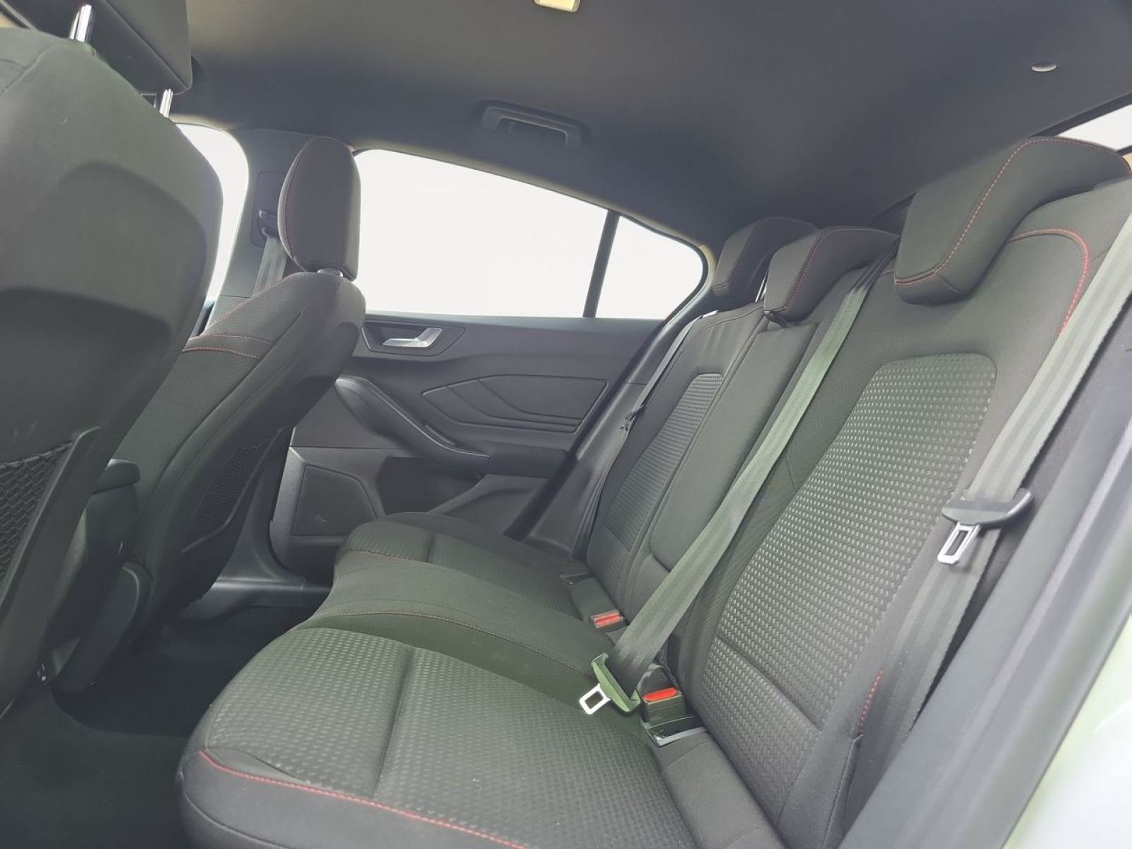 FORD FOCUS 1.0 Ecoboost MHEV 92kW ST-Line 11 