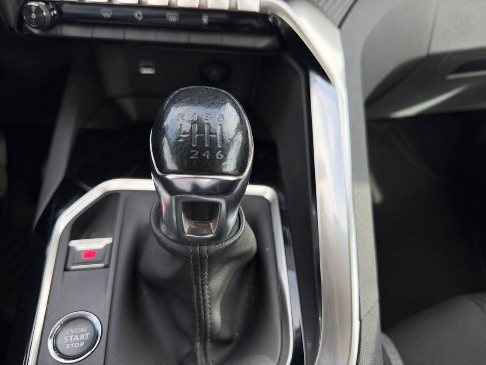 PEUGEOT 3008 1.5 BlueHDi 96kW Active Pack EAT8 23