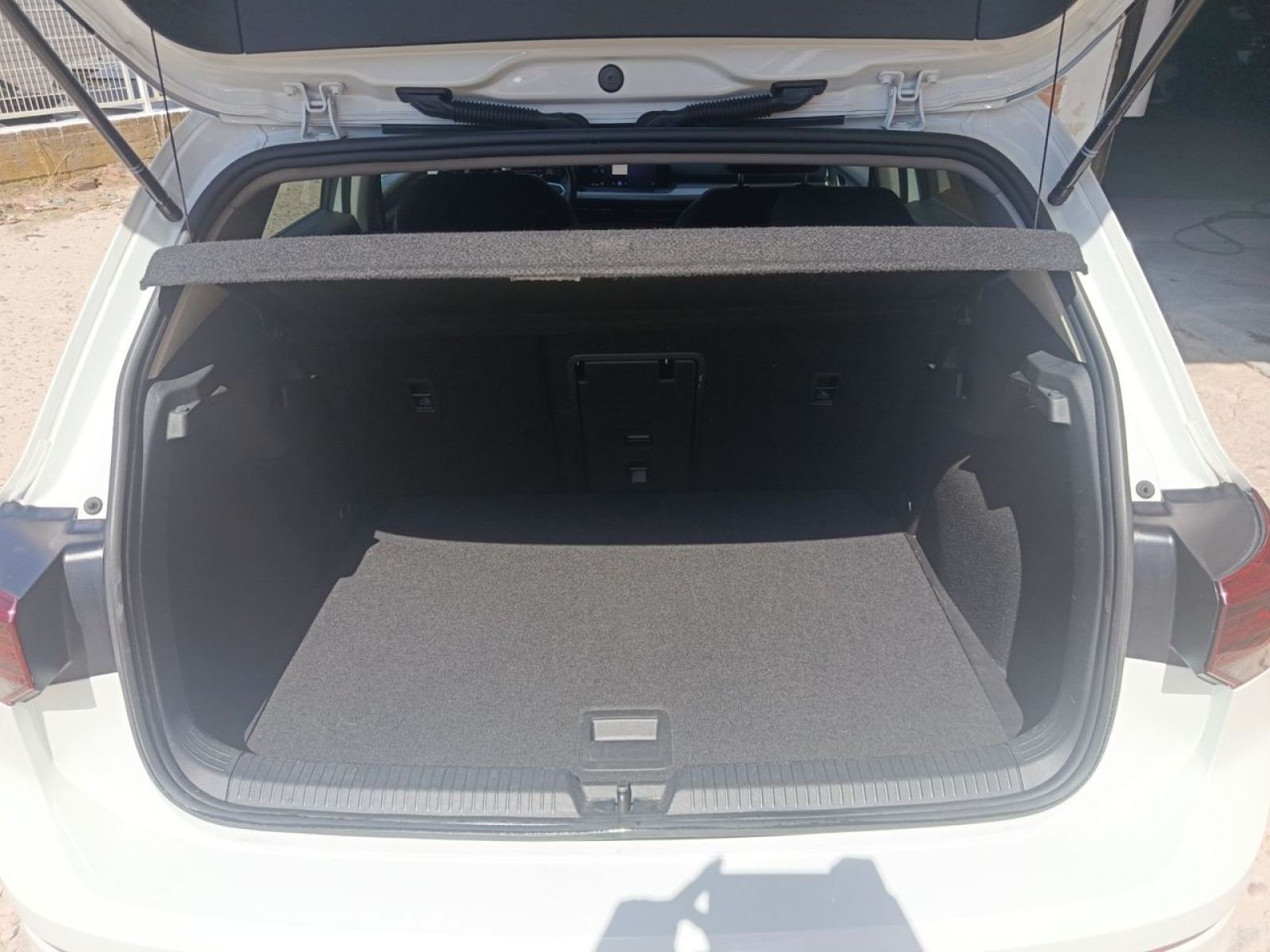 VOLKSWAGEN GOLF Life 1.0 eTSI 81kW (110CV) DSG 14