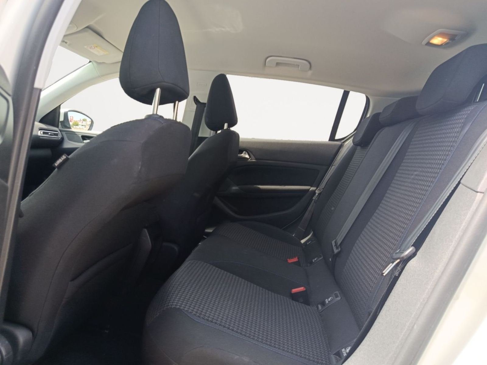 PEUGEOT 308 5p Tech Ed. 1.5 BlueHDi 96KW (130CV) 11 