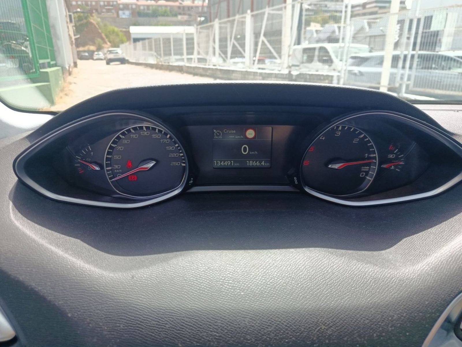 PEUGEOT 308 5p Tech Ed. 1.5 BlueHDi 96KW (130CV) 14 