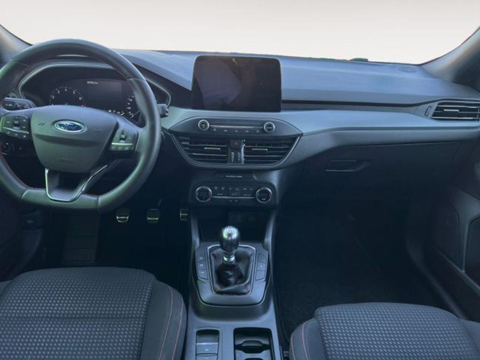 FORD FOCUS 1.0 Ecoboost MHEV 92kW ST-Line 10 