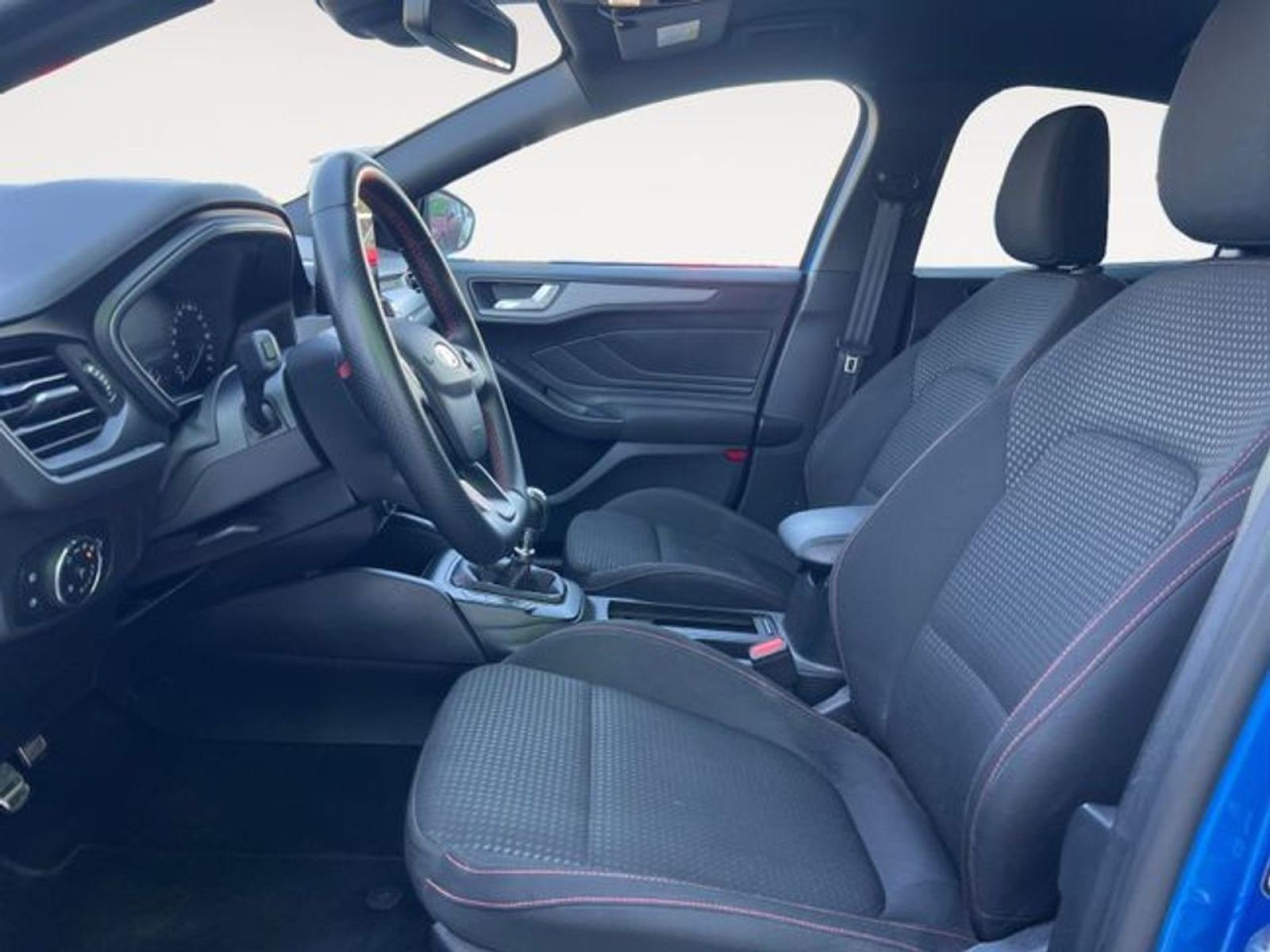 FORD FOCUS 1.0 Ecoboost MHEV 92kW ST-Line 11 