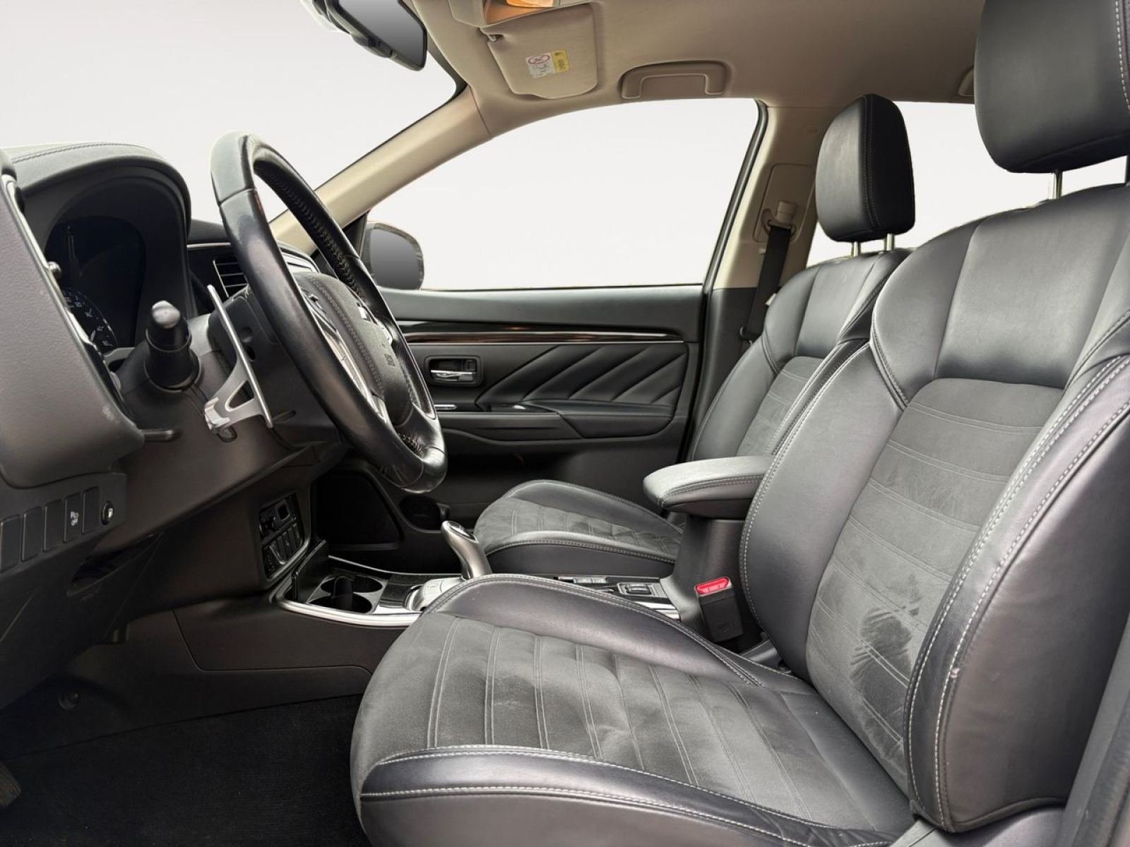 MITSUBISHI OUTLANDER 2.4 PHEV Motion Auto 4WD MY19.5 4