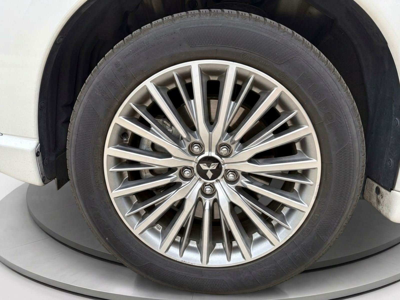 MITSUBISHI OUTLANDER 2.4 PHEV Motion Auto 4WD MY19.5 19
