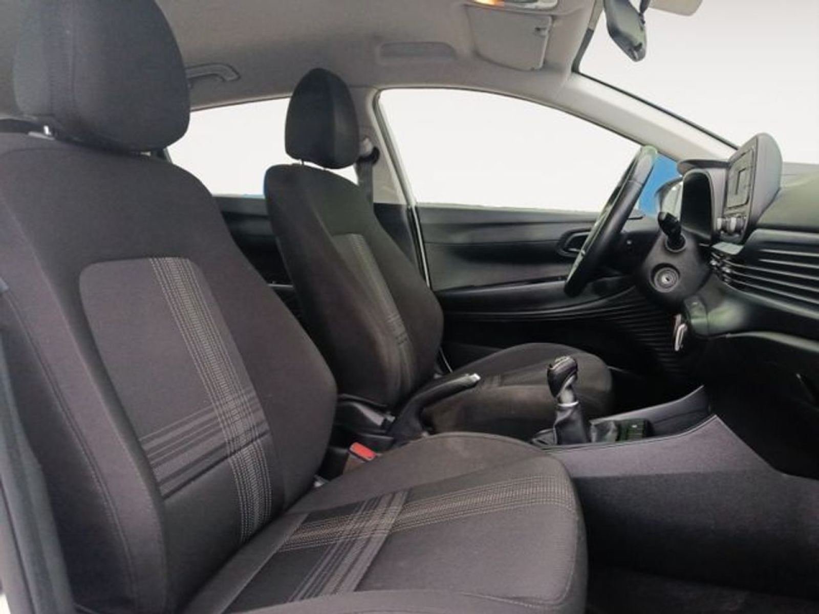 HYUNDAI I20 1.0 TGDI 74kW (100CV) 48V Essence 13