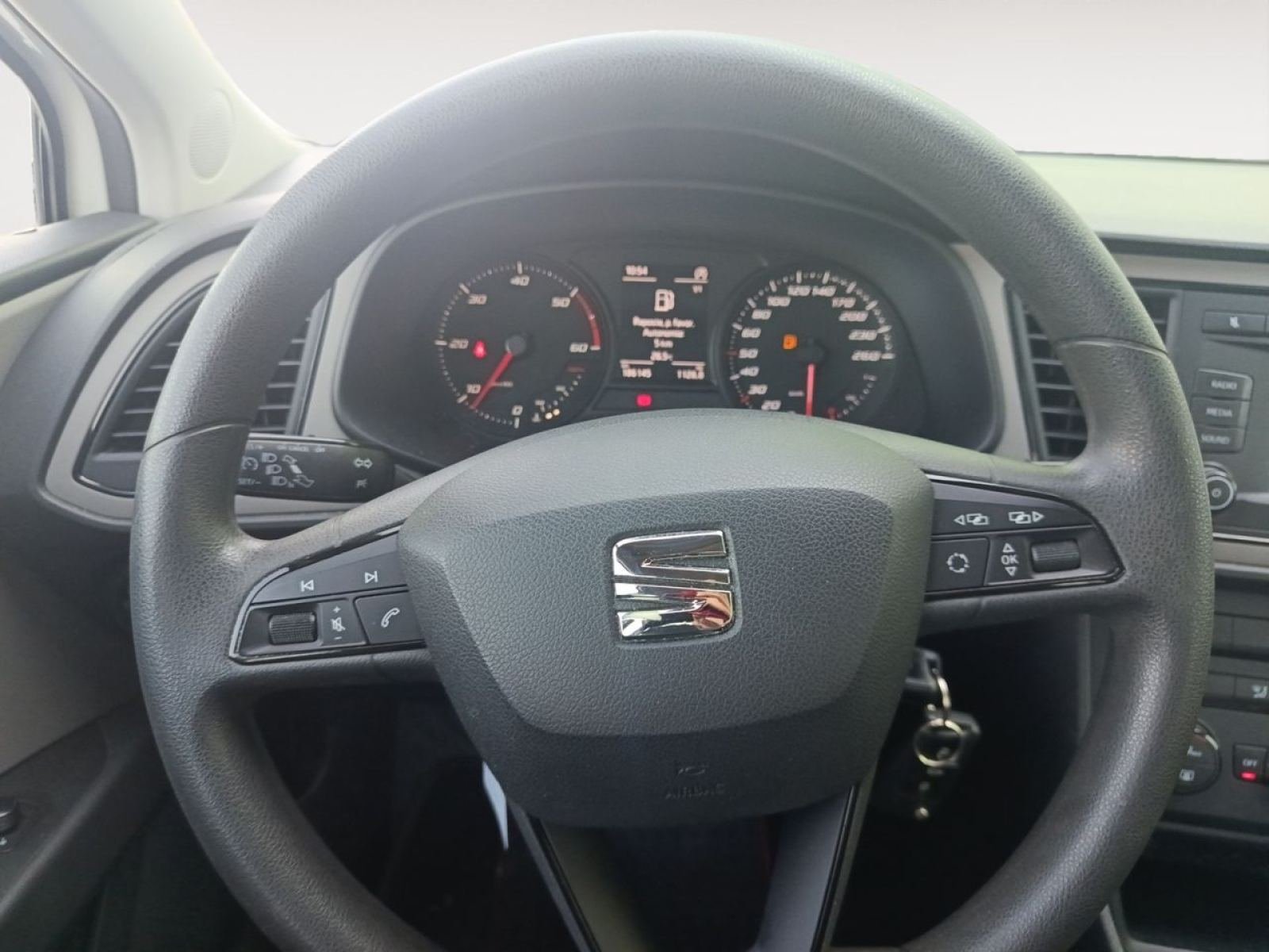 SEAT LEON 1.6 TDI 66kW (90CV) Reference Plus 11