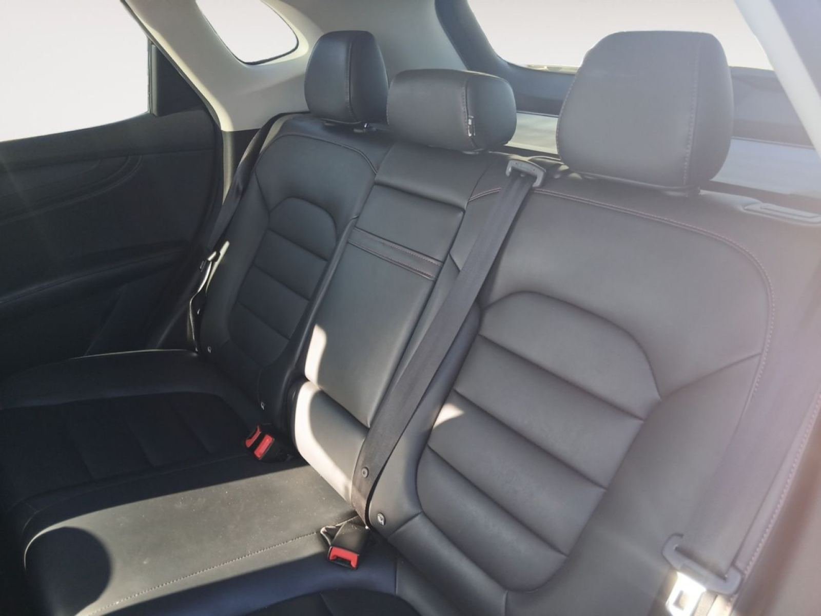 MG EHS 1.5T-GDI PHEV Luxury 10