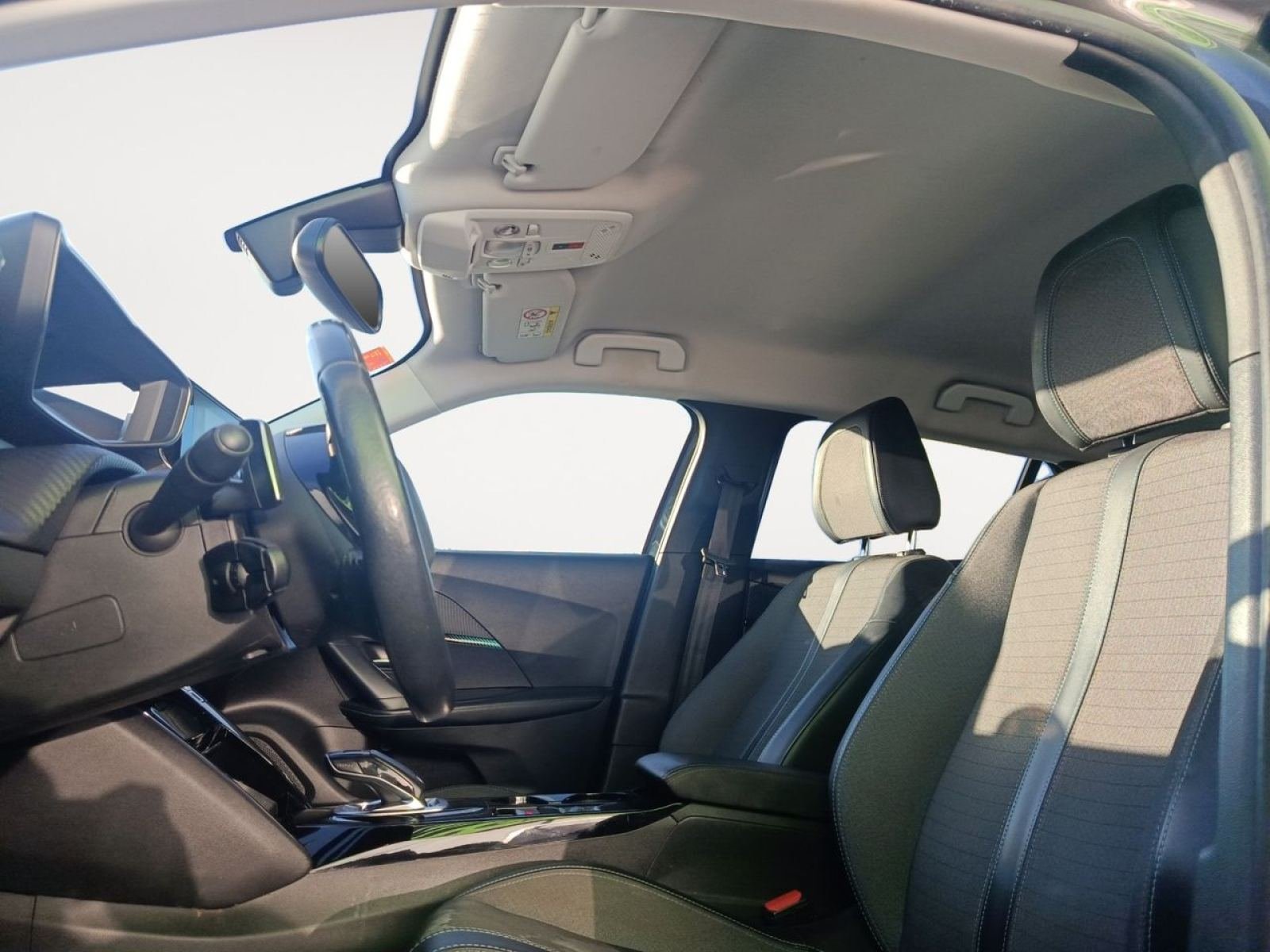 PEUGEOT 2008 Allure Pack Puretech 130 S&S EAT8 10