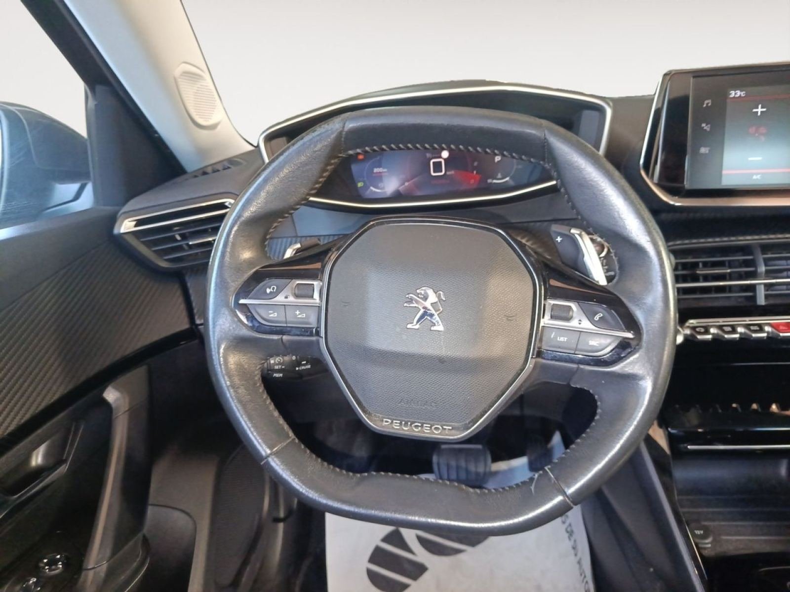 PEUGEOT 2008 Allure Pack Puretech 130 S&S EAT8 11