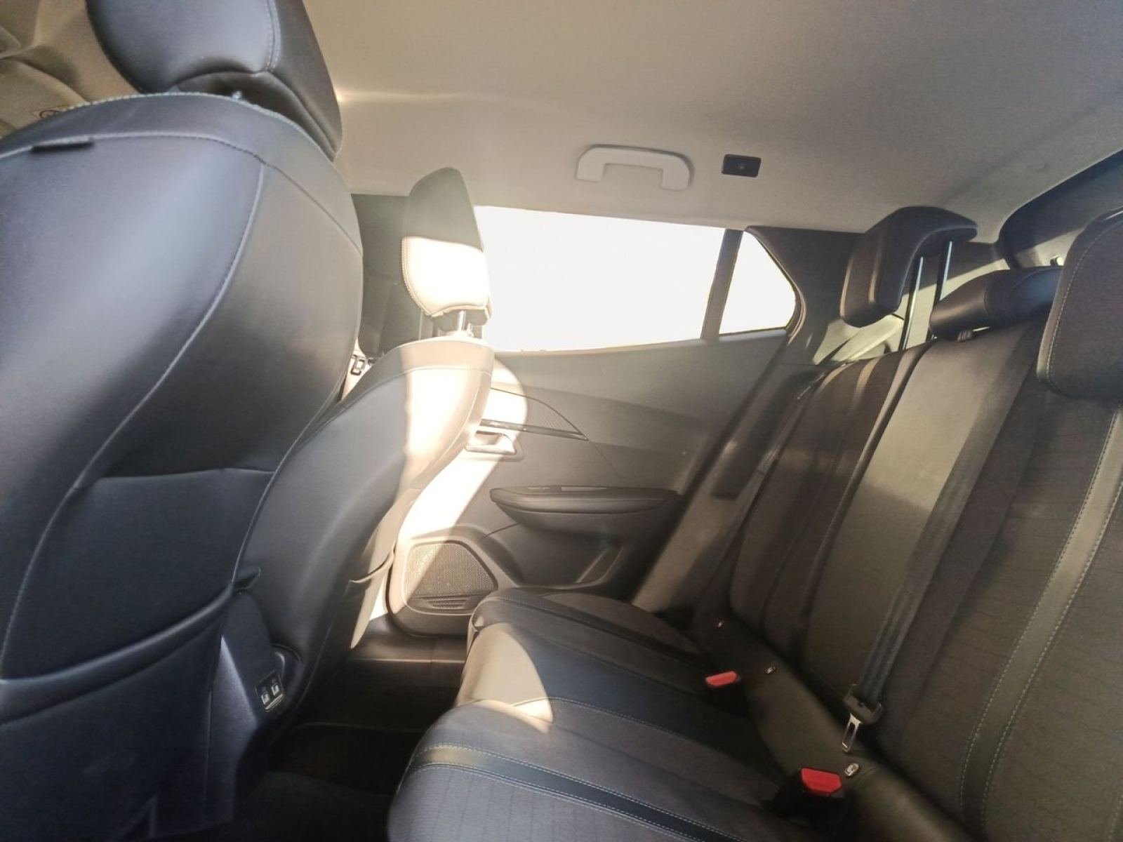 PEUGEOT 2008 Allure Pack Puretech 130 S&S EAT8 12