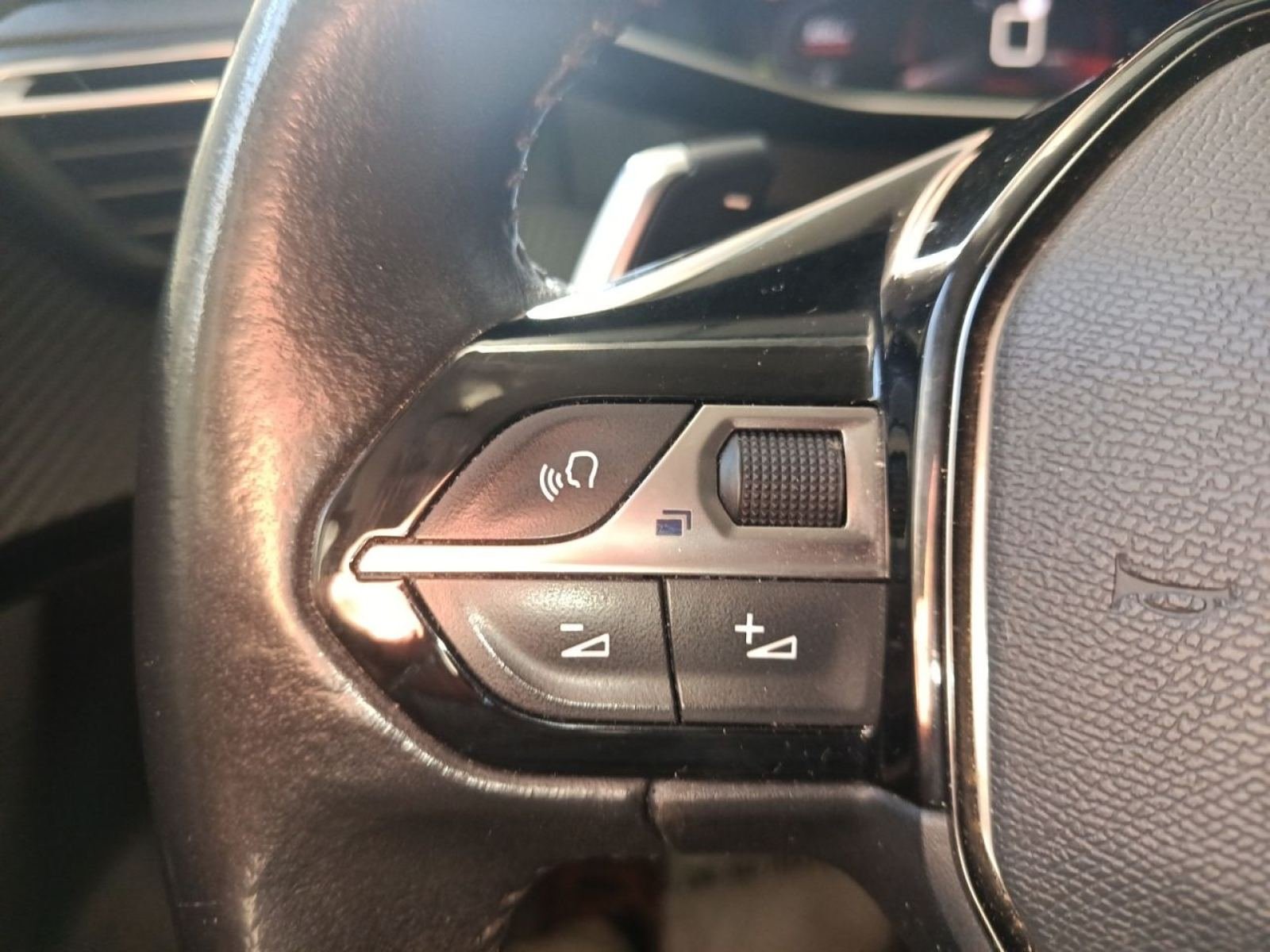 PEUGEOT 2008 Allure Pack Puretech 130 S&S EAT8 19