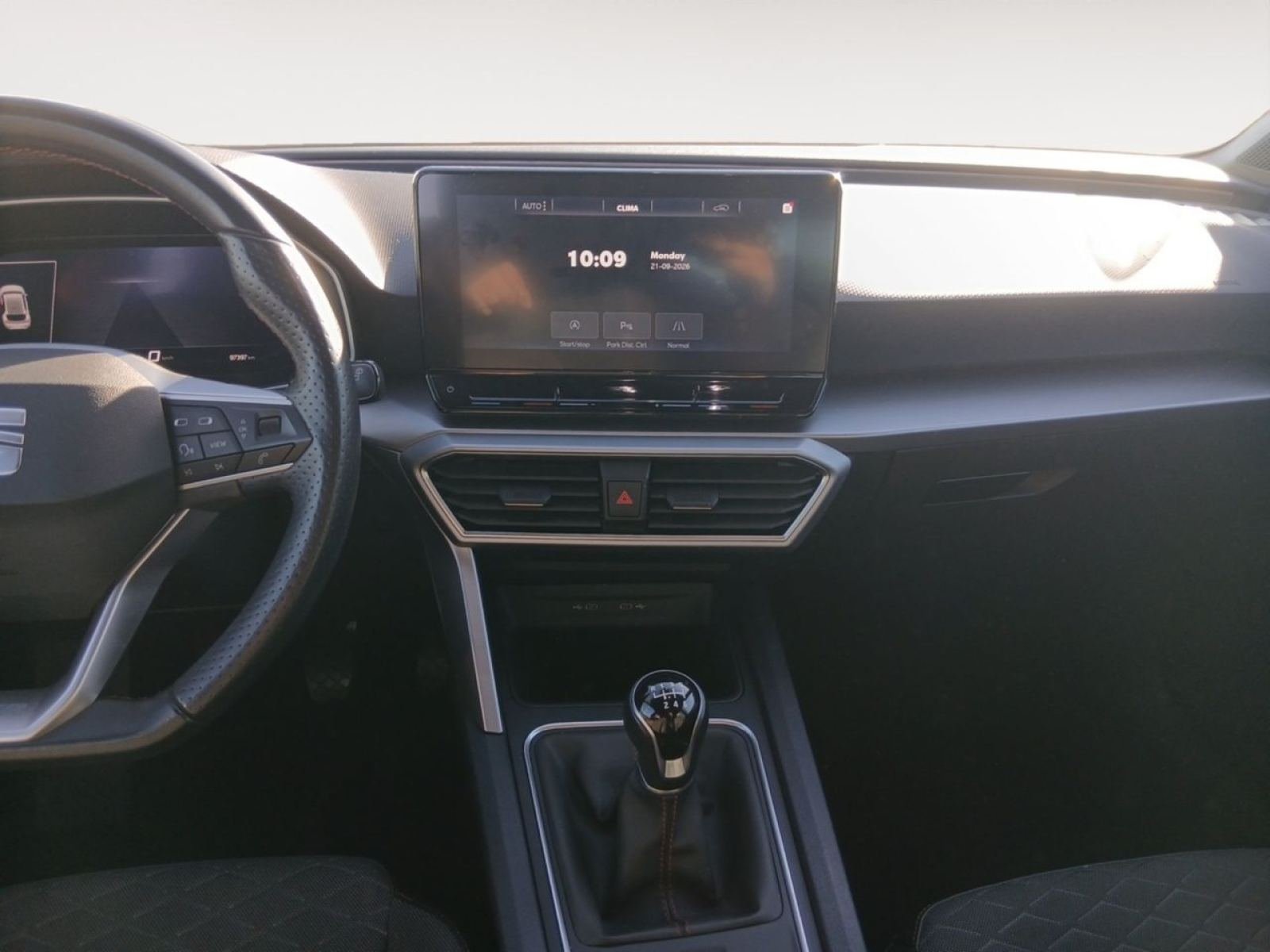 SEAT LEON 1.0 TSI 81kW S&S FR 25 Aniversario 9