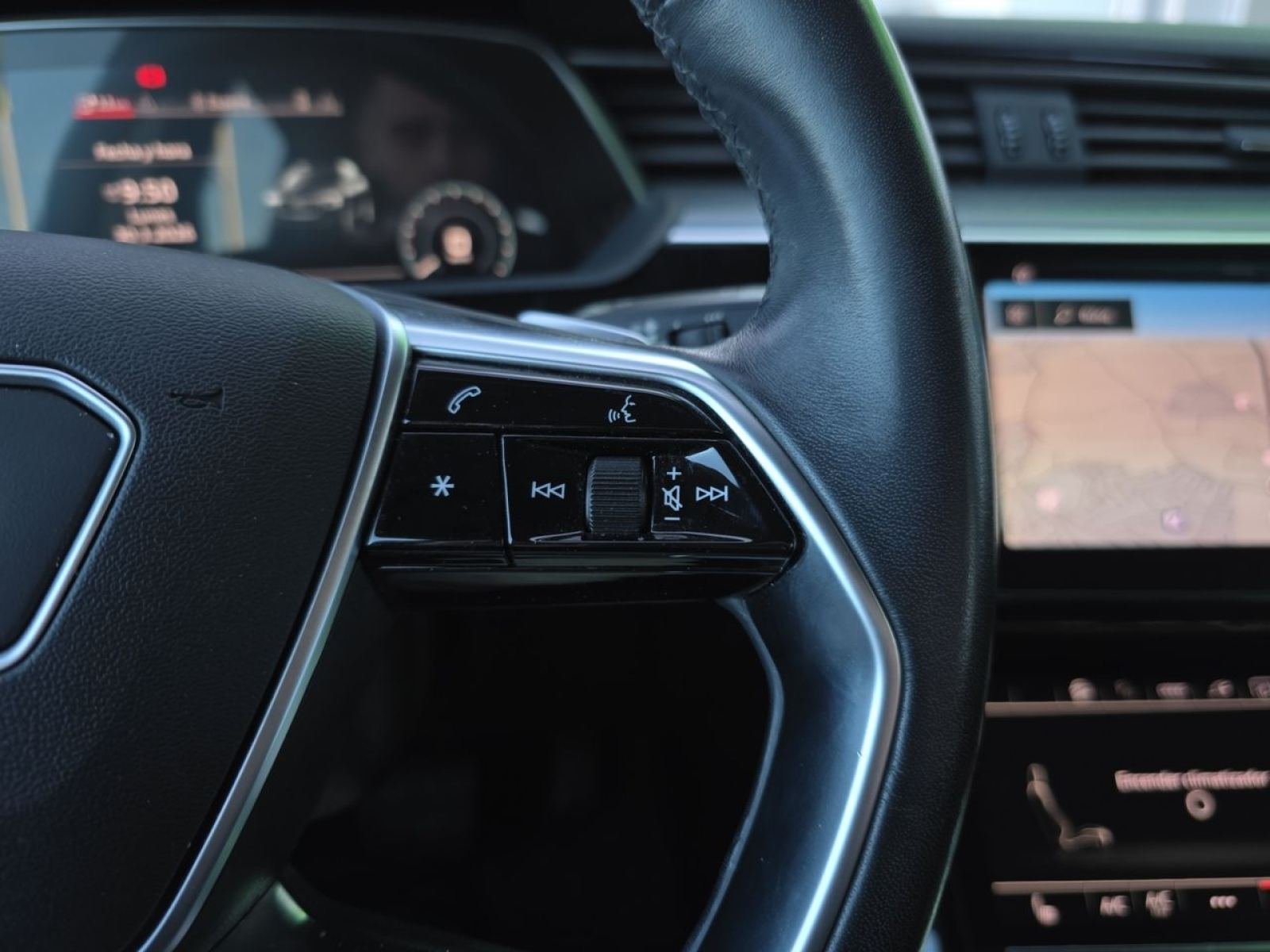 AUDI E-TRON Advanced 55 quattro 14