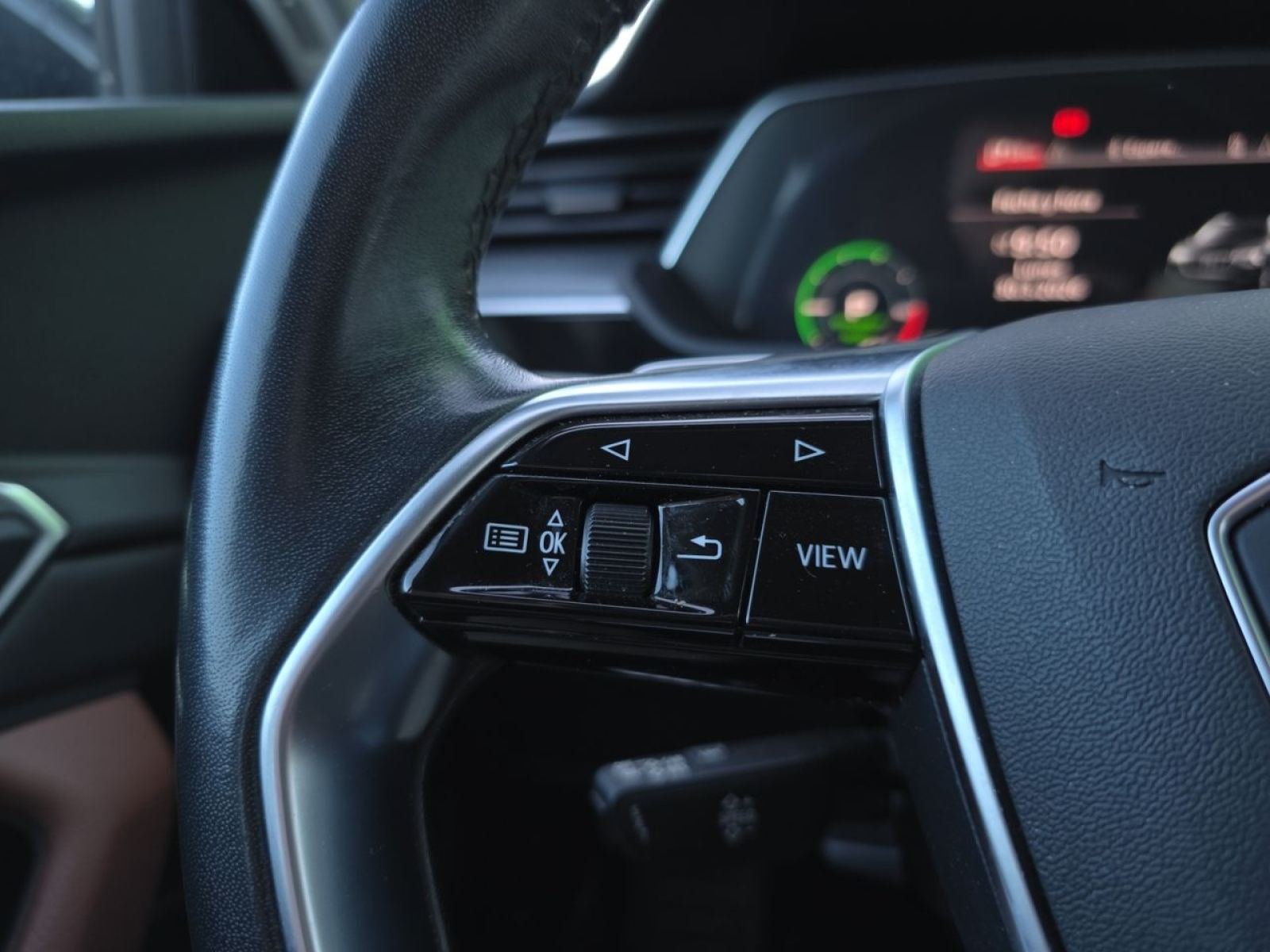 AUDI E-TRON Advanced 55 quattro 15