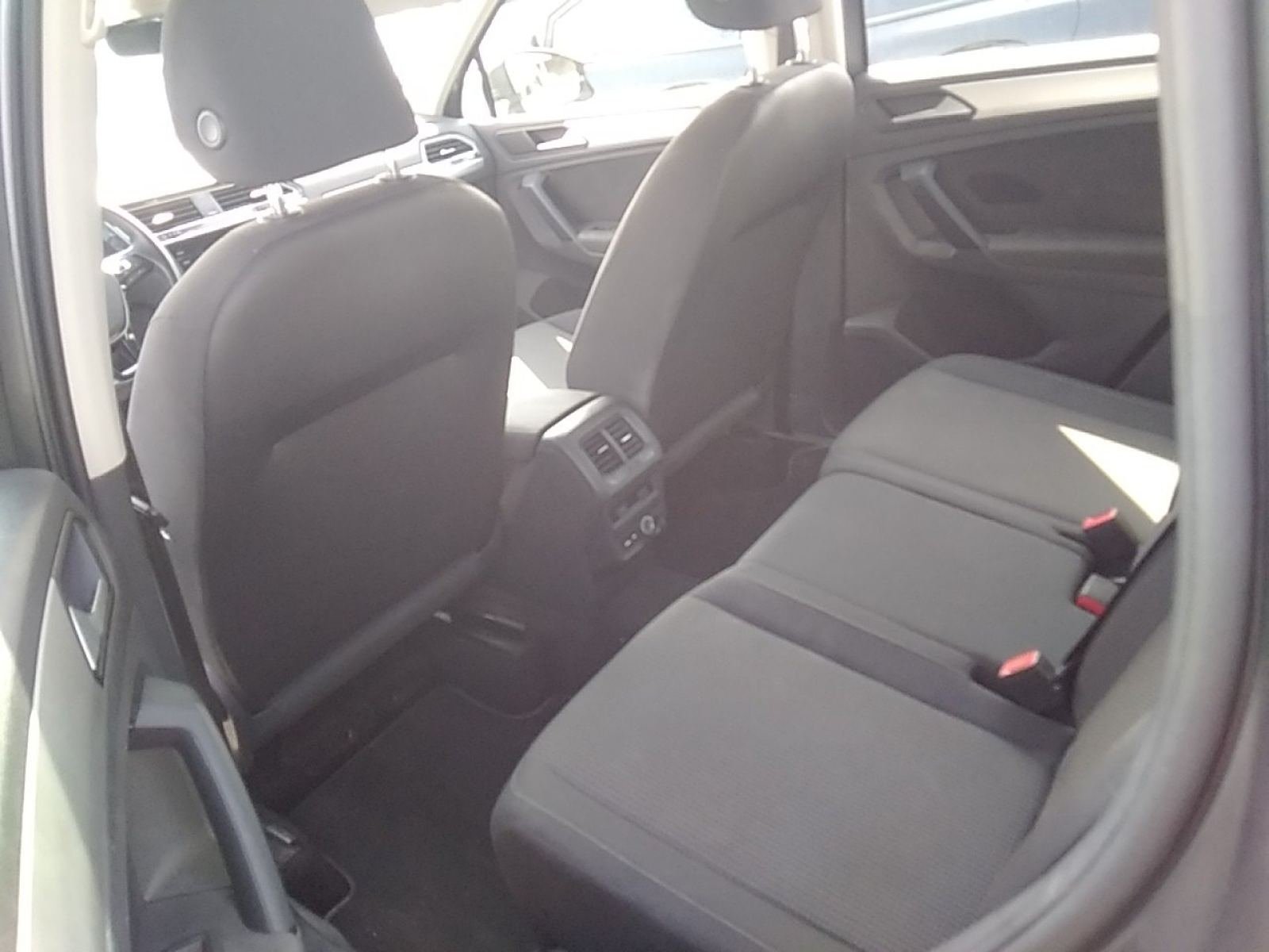 VOLKSWAGEN TIGUAN Edition 2.0 TDI 110kW (150CV) 9