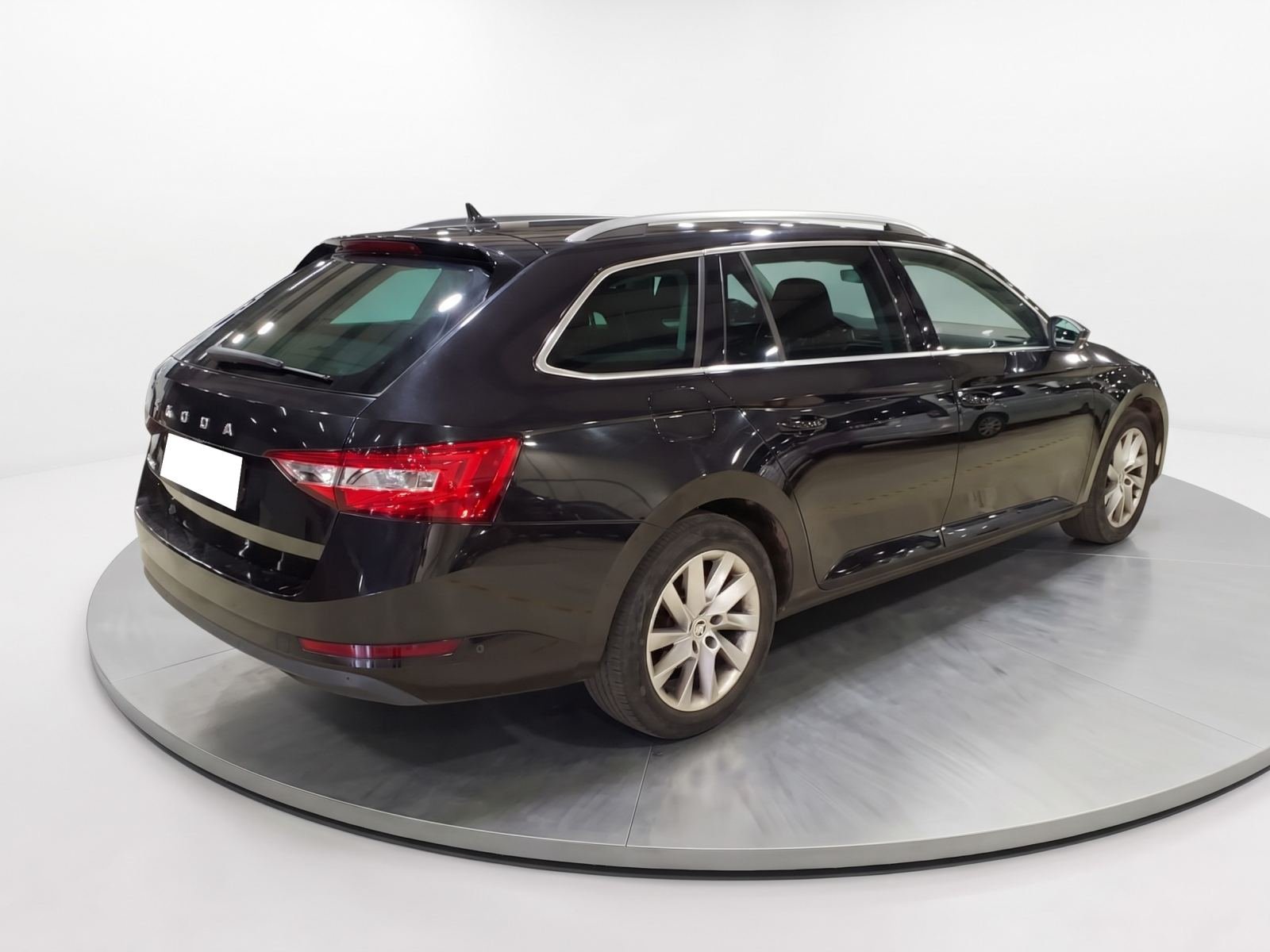 SKODA SUPERB 2.0 CRTDI 110KW STYLE 3