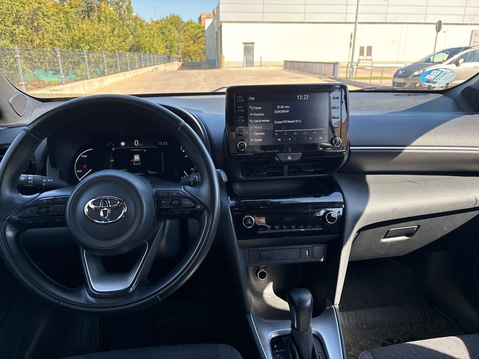 TOYOTA YARIS CROSS ACTIVE TECH 11 