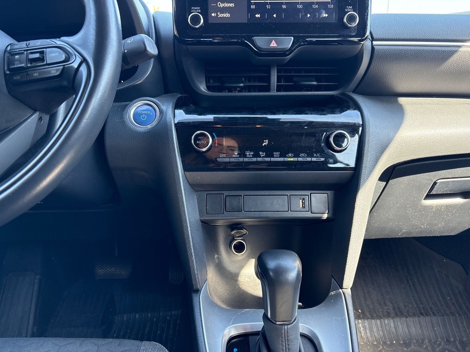 TOYOTA YARIS CROSS ACTIVE TECH 12 