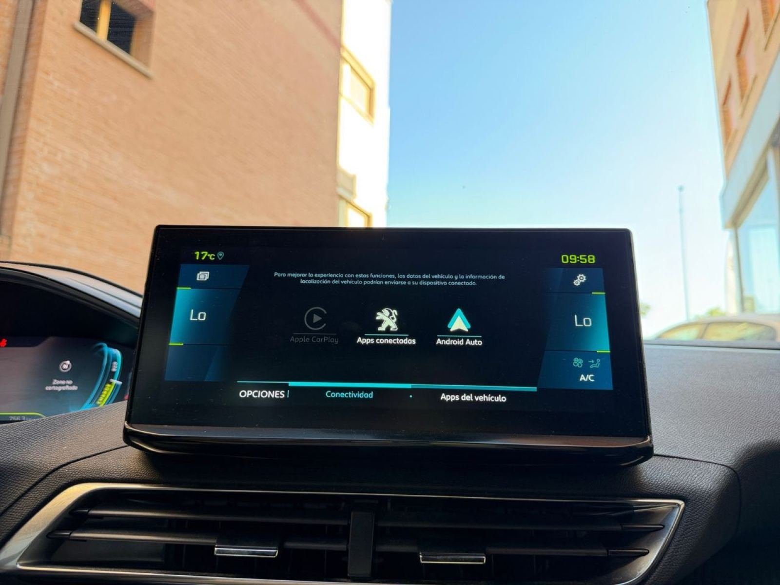 PEUGEOT 3008 HYBRID 180 e-EAT8 Allure Pack 19