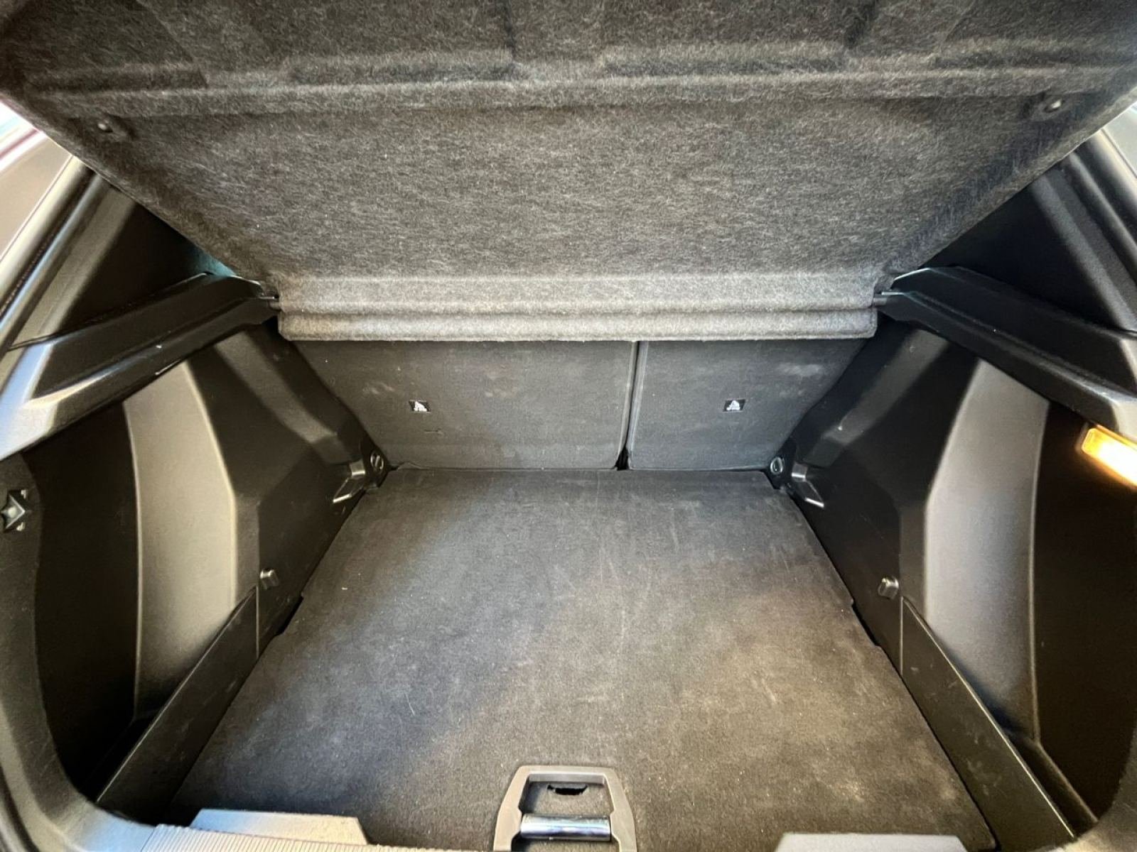PEUGEOT 2008 Allure Puretech 130 S&S EAT8 14
