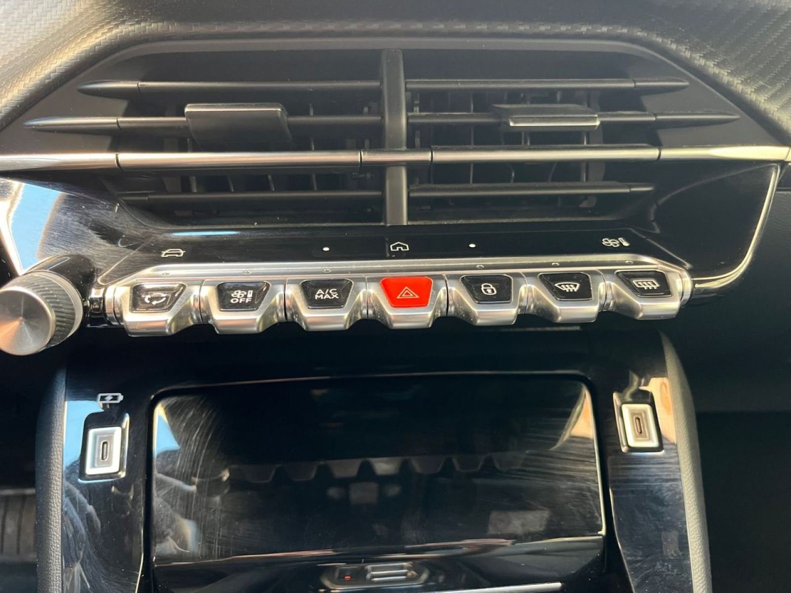 PEUGEOT 2008 Allure Puretech 130 S&S EAT8 11