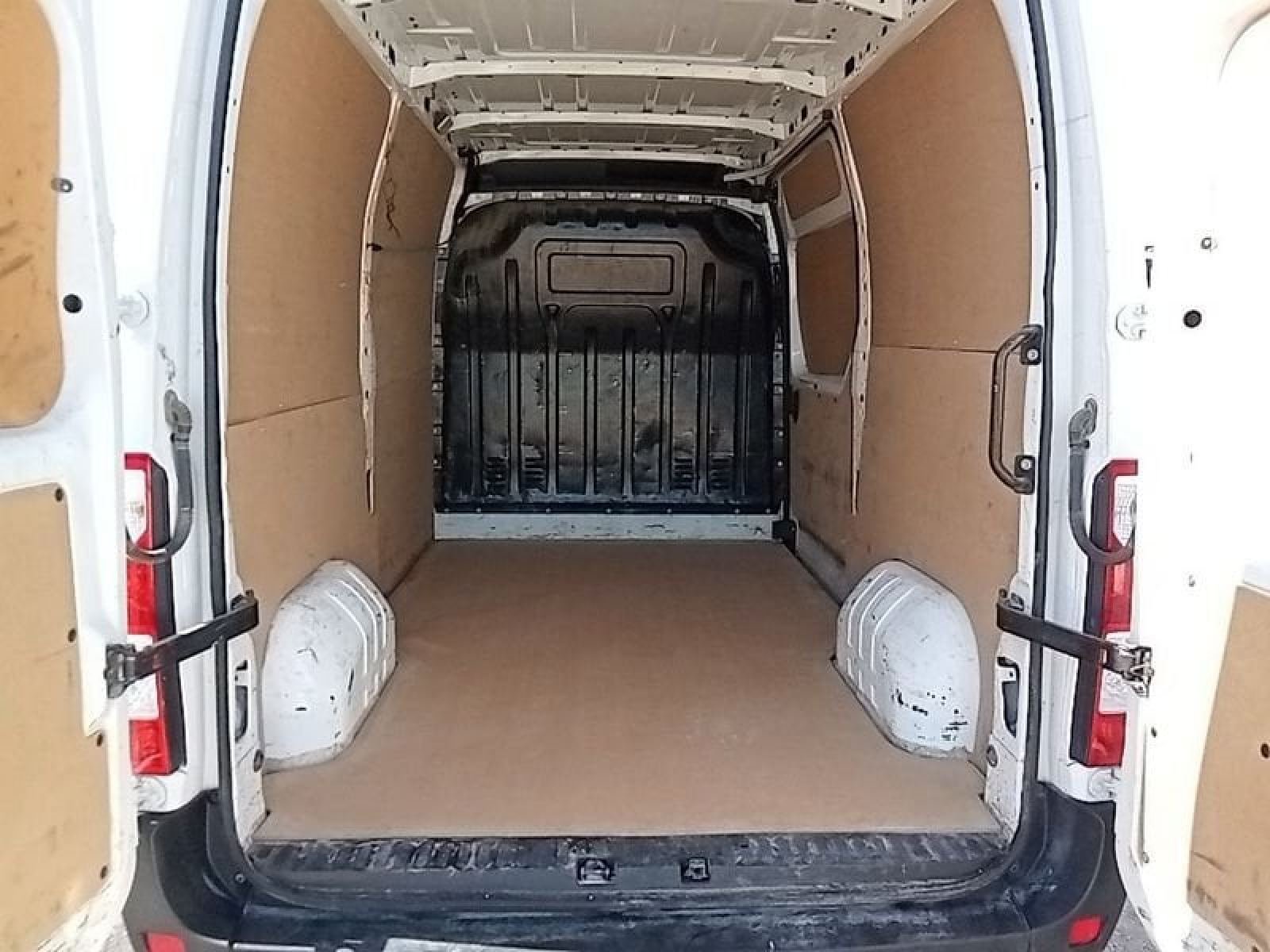 RENAULT MASTER Furgón T L2H2 3500 Bl dCi 99kW (135CV) 8 