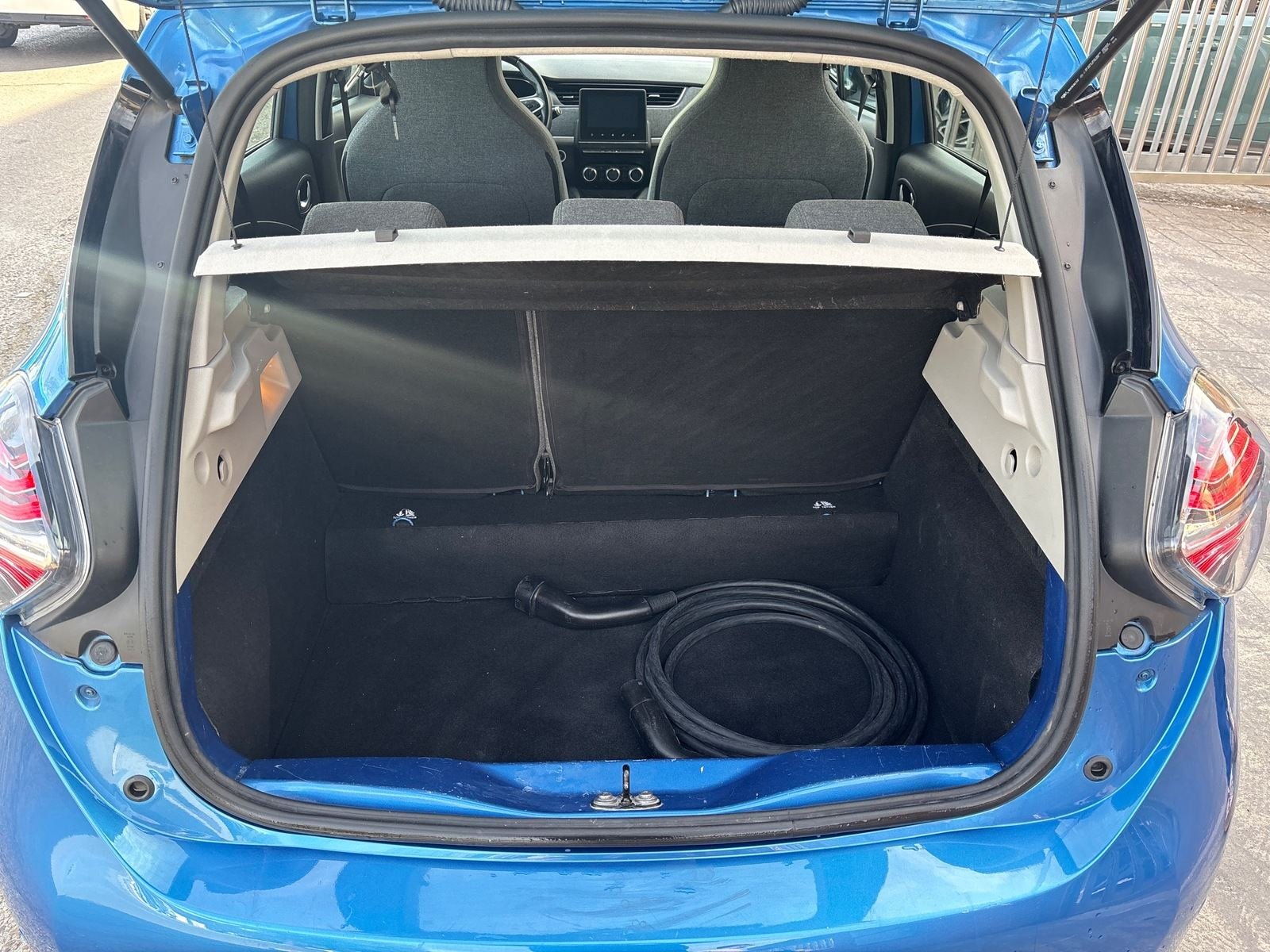 RENAULT ZOE Z.E. 50 16