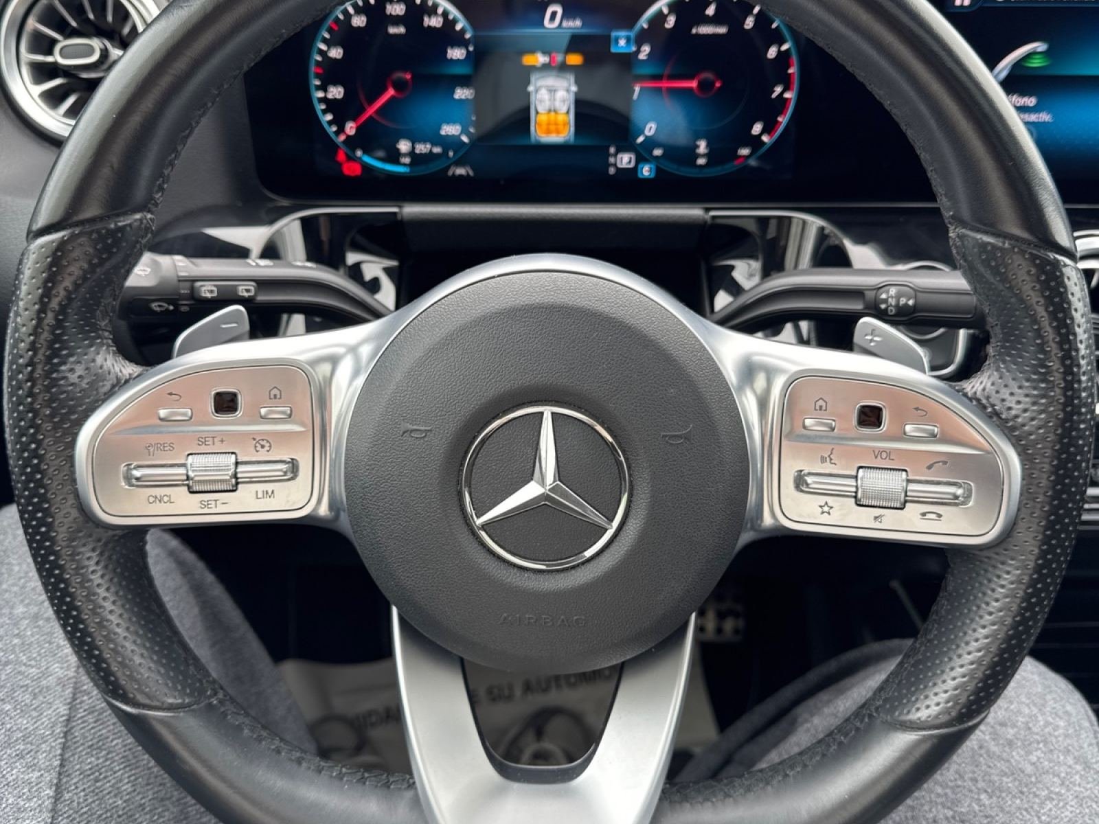 MERCEDES CLASE B B-180D 13