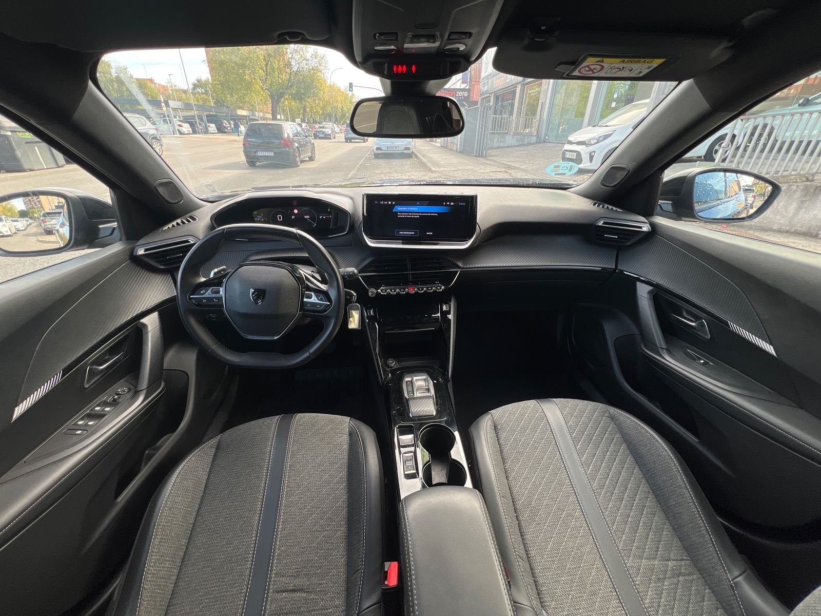 PEUGEOT 2008 Allure Puretech 130 S&S EAT8 9