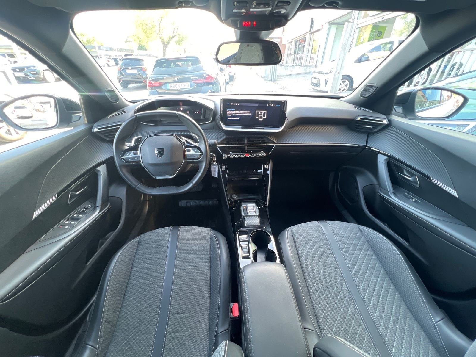 PEUGEOT 2008 Allure Puretech 130 S&S EAT8 11