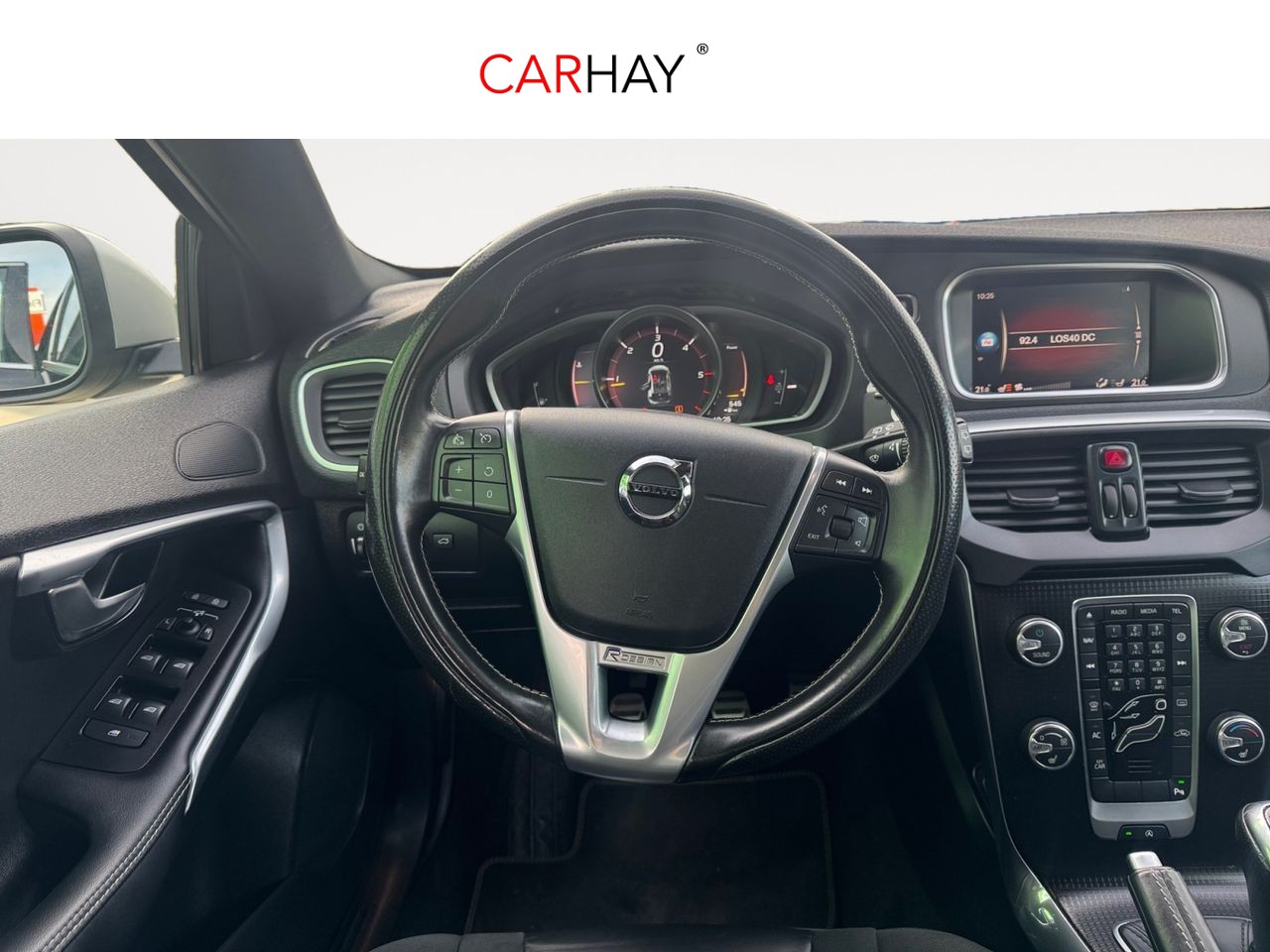 VOLVO V40 2.0 D2 R-Design Momentum 11 