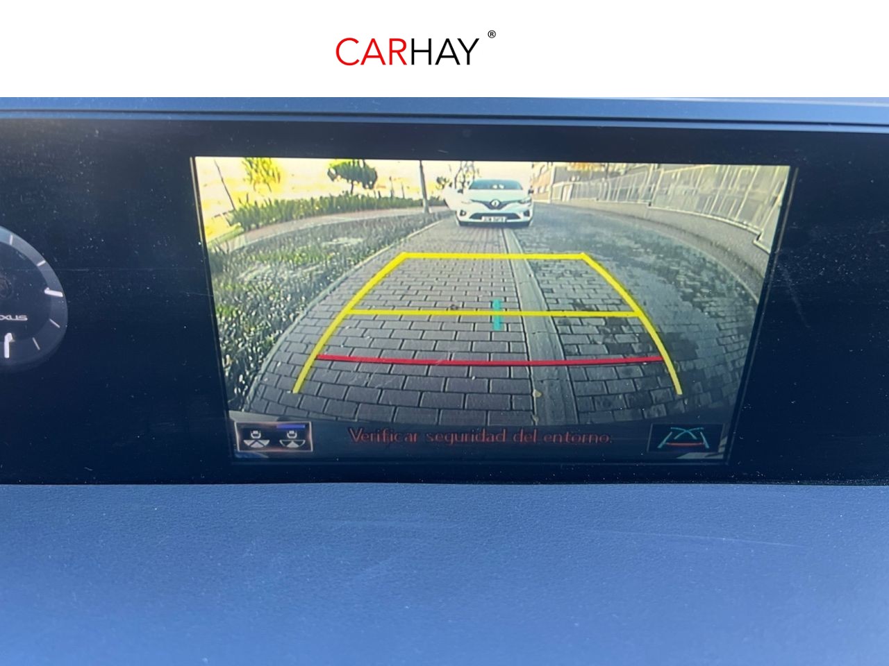 LEXUS UX 2.0 250h Business 17 