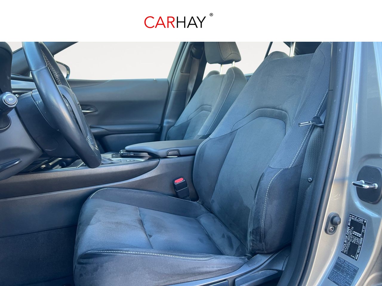 LEXUS UX 2.0 250h Business 8 