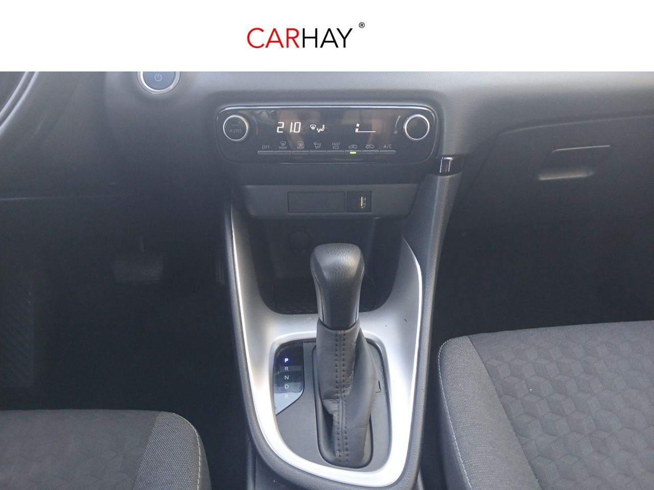 TOYOTA YARIS 1.5 120H Business Plus 12 