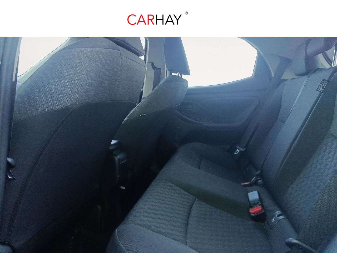 TOYOTA YARIS 1.5 120H Business Plus 12 