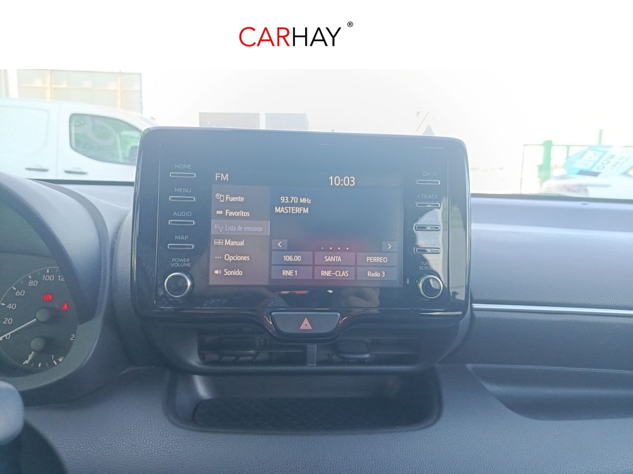TOYOTA YARIS 1.5 120H Business Plus 17 