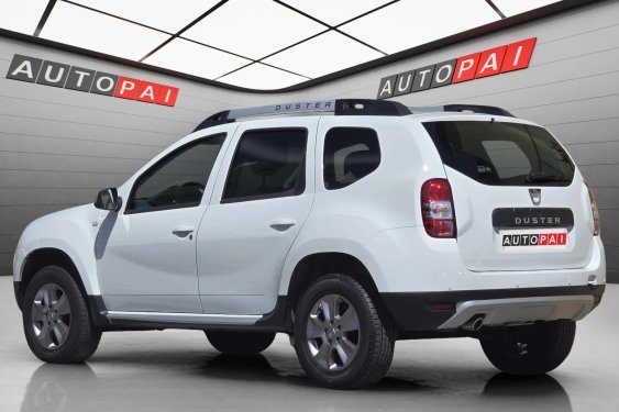 DACIA DUSTER 1.5dci 109cv. 4x2 2016 de segunda mano