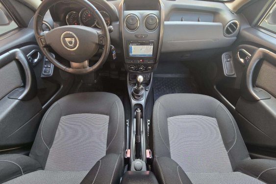 DACIA DUSTER 1.5dci 109cv. 4x2 2016 de segunda mano