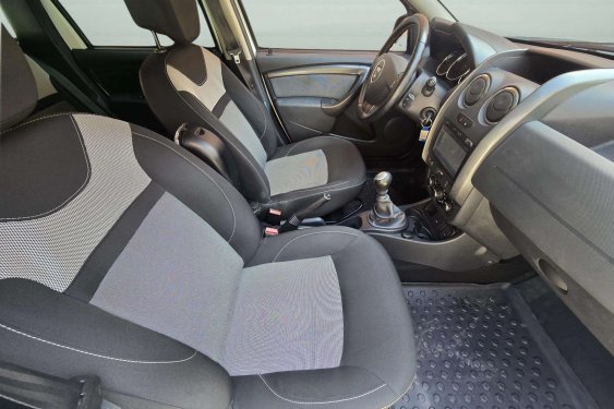 DACIA DUSTER 1.5dci 109cv. 4x2 2016 de segunda mano