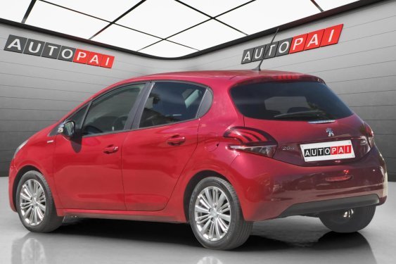 PEUGEOT 208 1.2 Style 82cv. 2017 de segunda mano