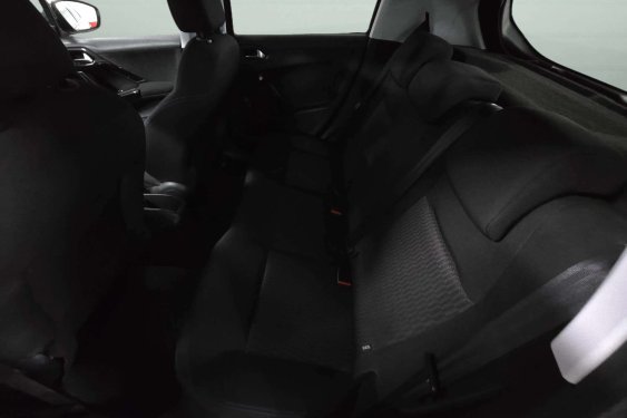 PEUGEOT 208 1.2 Style 82cv. 2017 de segunda mano