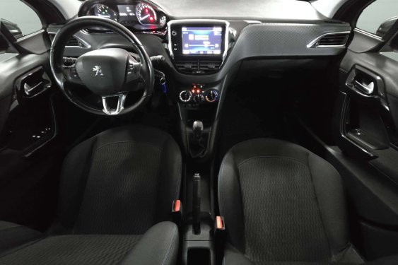 PEUGEOT 208 1.2 Style 82cv. 2017 de segunda mano